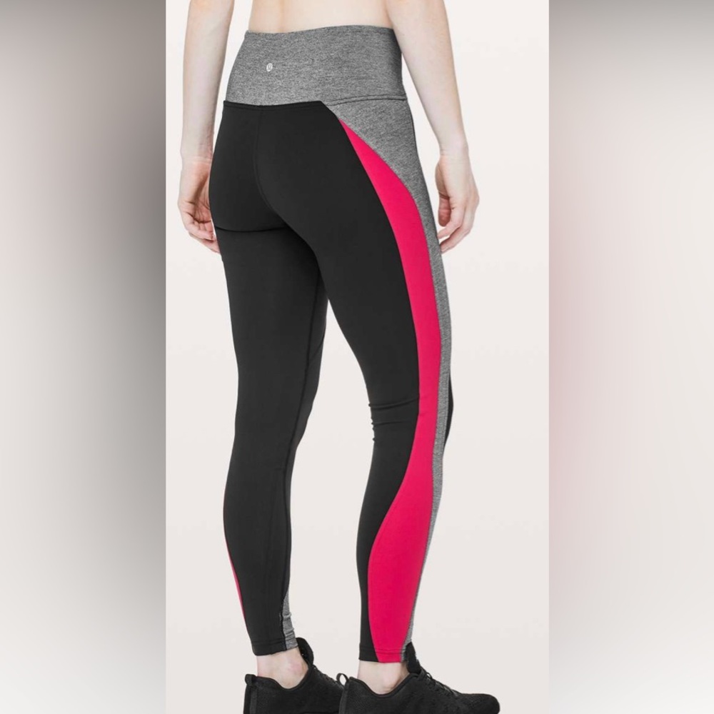 Lululemon Get Going Train Tight *28"
Black / Heathered Black / Flamenco Red